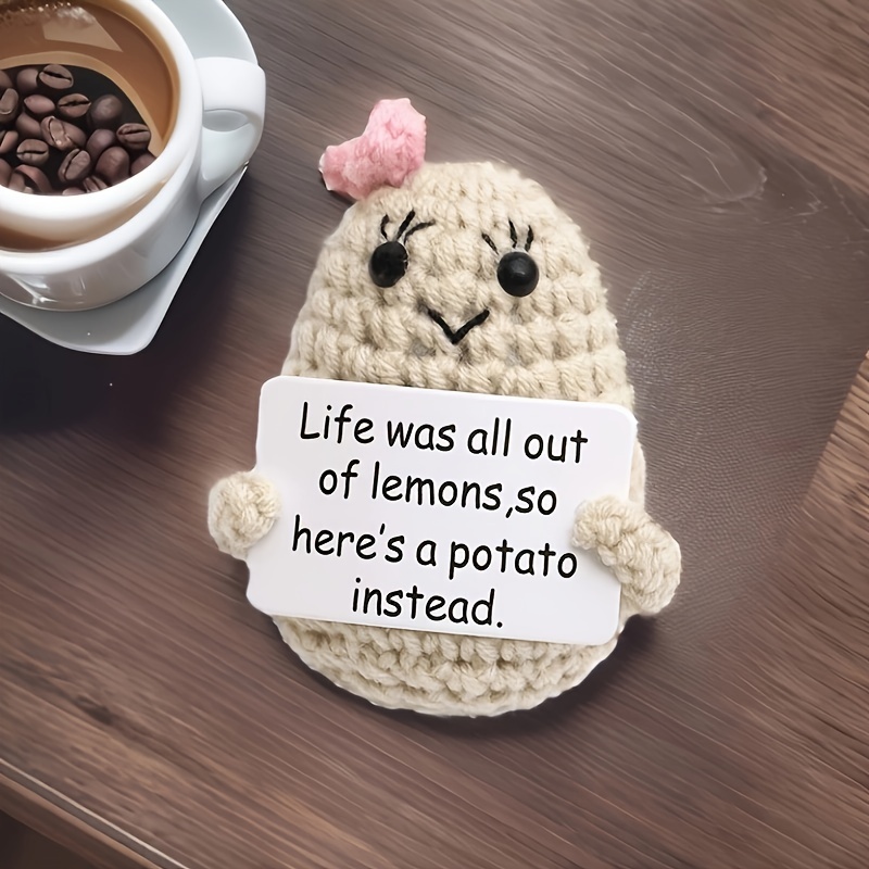 BestAlice Cadeau amusant - Patate positive tricotée - Ornements de pommes  de terre mignons en tricot avec carte d'affirmation positive, cadeaux pour  amis négatifs, style A : : Toys