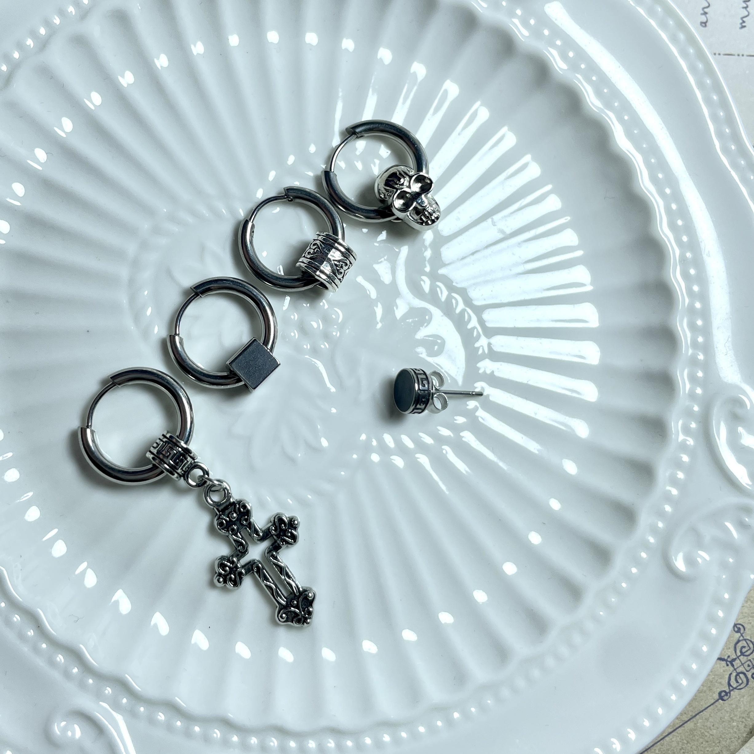 5pcs Men's Skull Cross Earrings Set