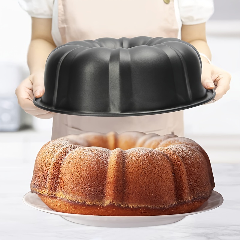 Amazon.com: Baker's Secret Nonstick for Bundt Cake Pan for Bundt, Heavy  Duty Die Cast Aluminum Fluted Cake Baking Pans, 2 Layers Non-stick Coating  For Easy Release - Cast Aluminum Collection (4mini joys):
