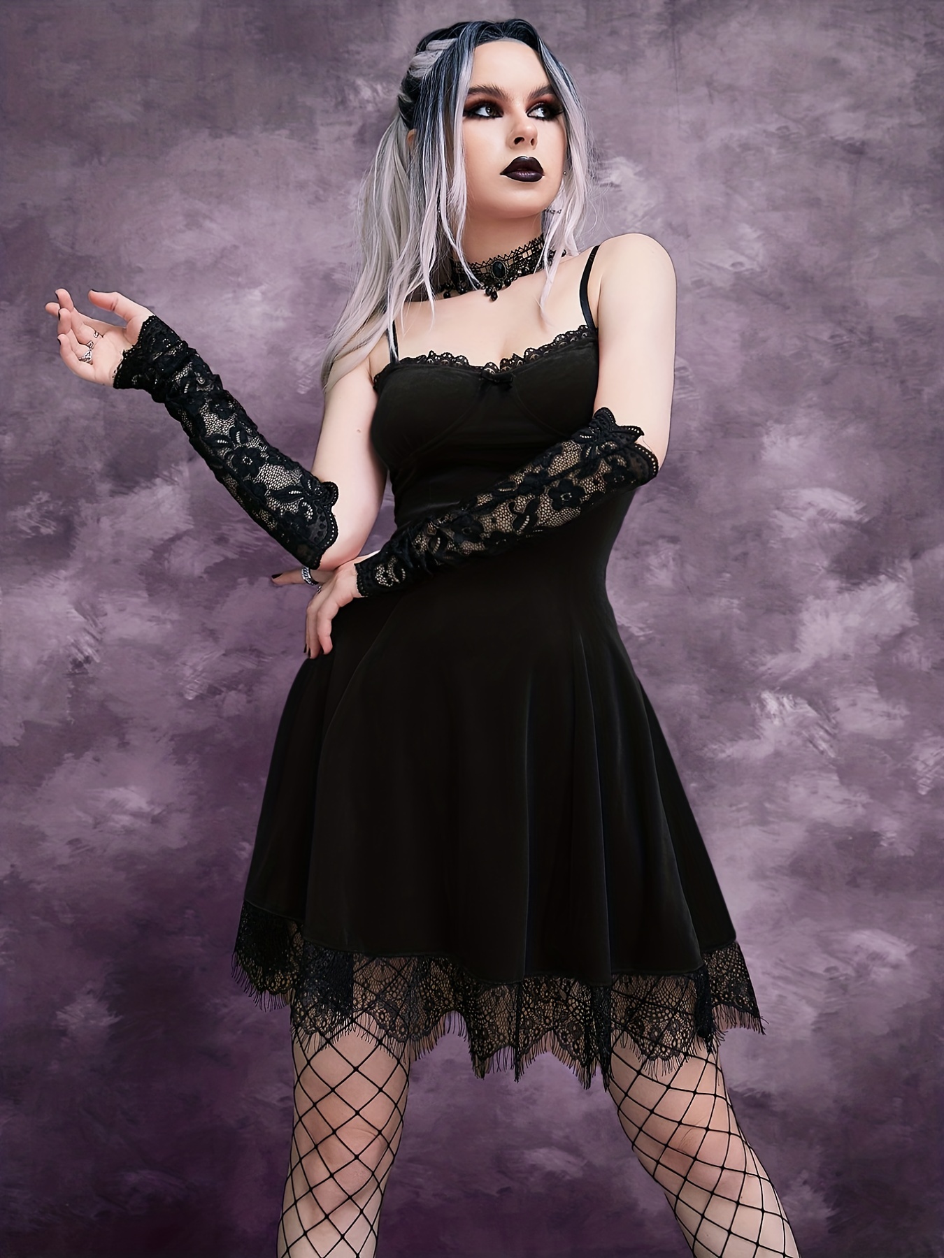Black sleeveless lace dress
