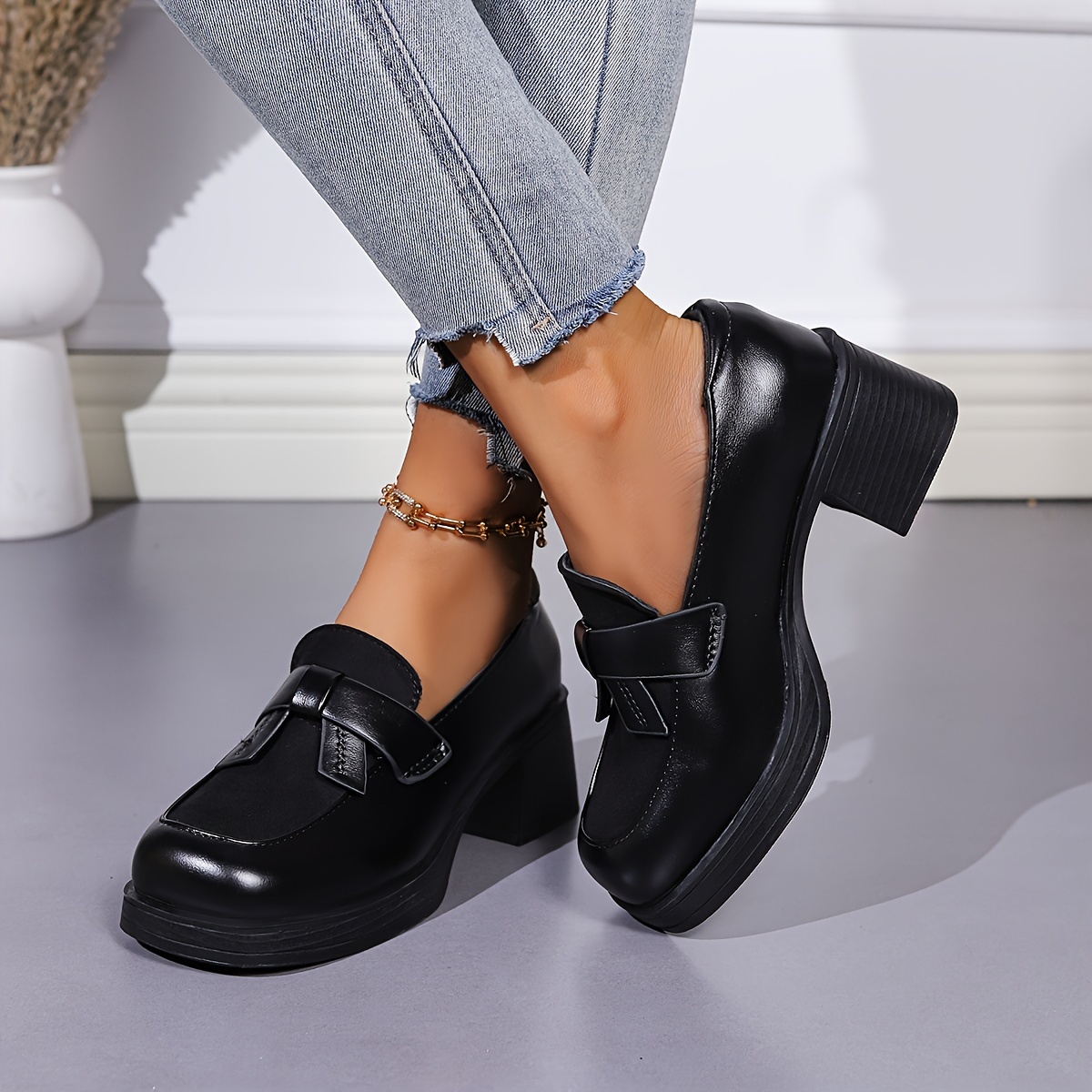 Damen Slip-On Plateau-Loafer in einfarbiger Ausführung mit bequemer Sohle  und klobigem Absatz, vielseitige Schuhe mit runder Zehenpartie
