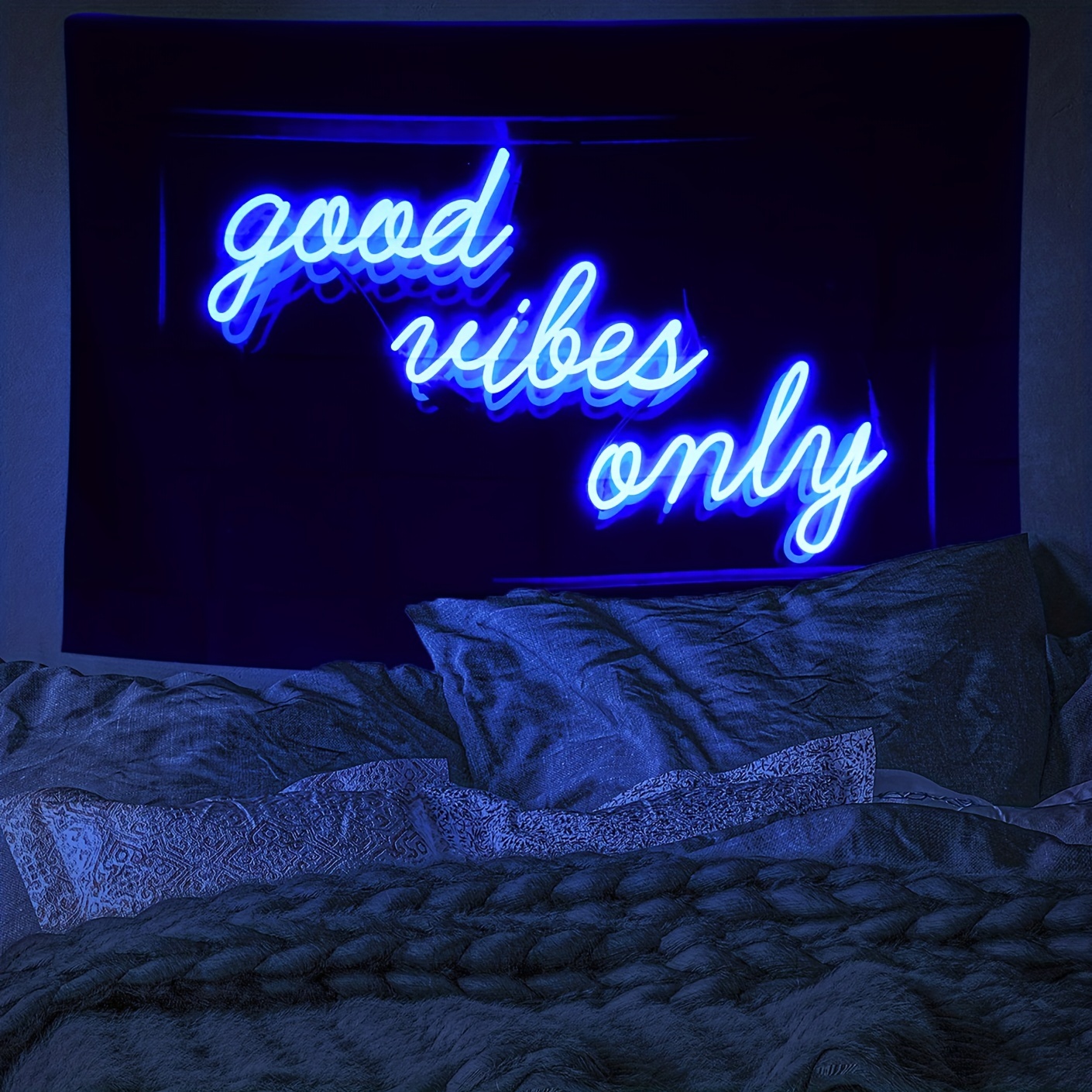 

1pc Good Vibes Only Fluorescent Tapestry, Peach Skin Velvet Tapestry, Uv Black Light Tapestry Wall Hanging For Living Room Bedroom Dorm Room Home Decor, With Free Accessories Easy To Hang