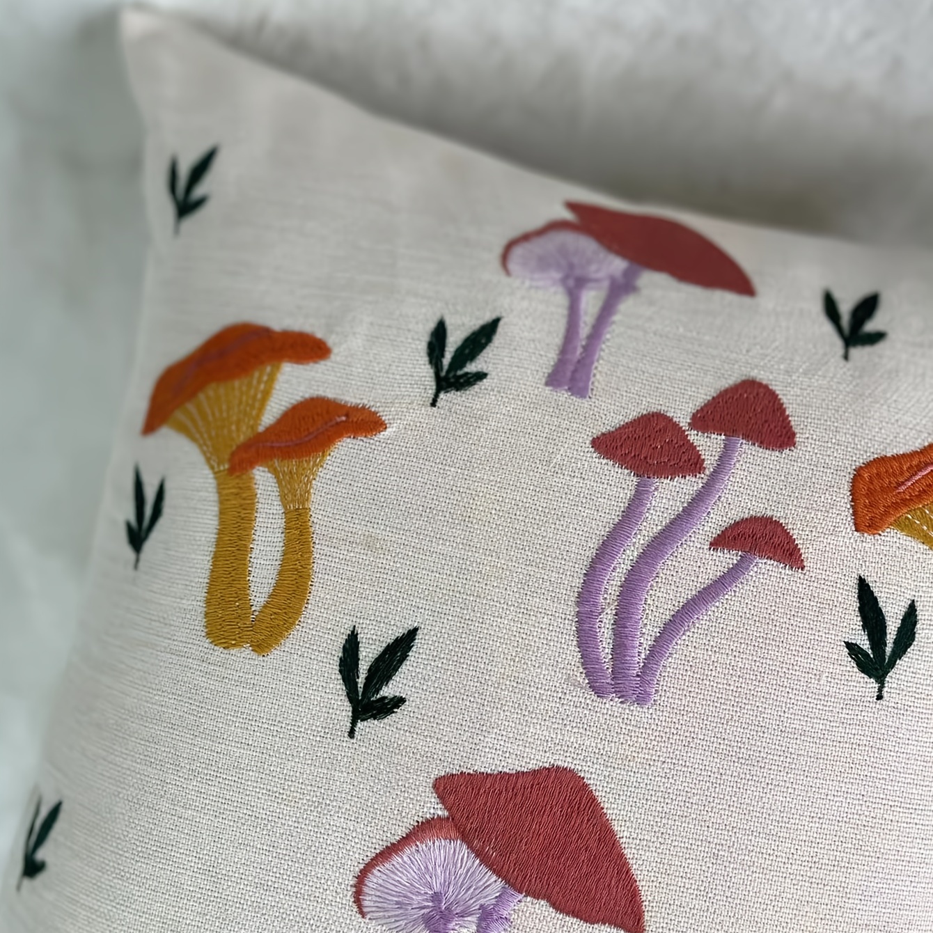 JOYFULSMOLTHINGS 1pc Mushroom & Slogan Graphic Cushion Cover