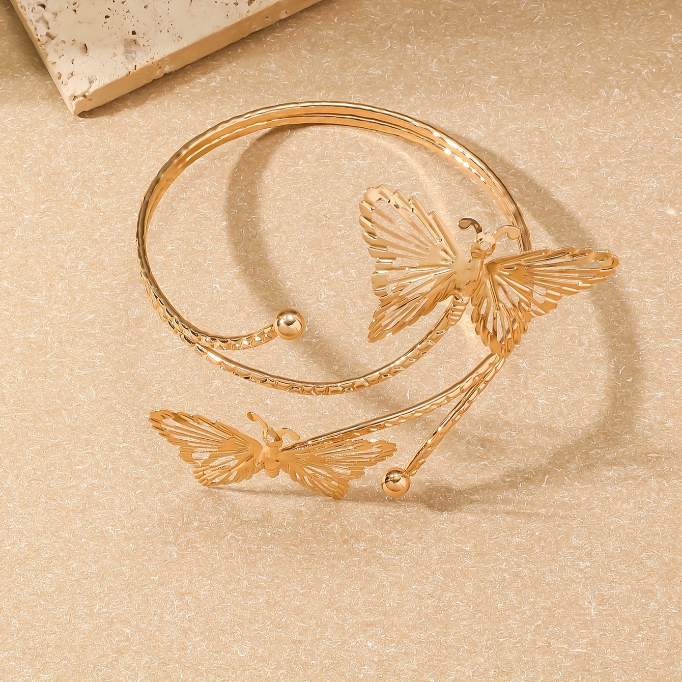1 Minimalist Geometric Women's Fashion Arm Cuff
