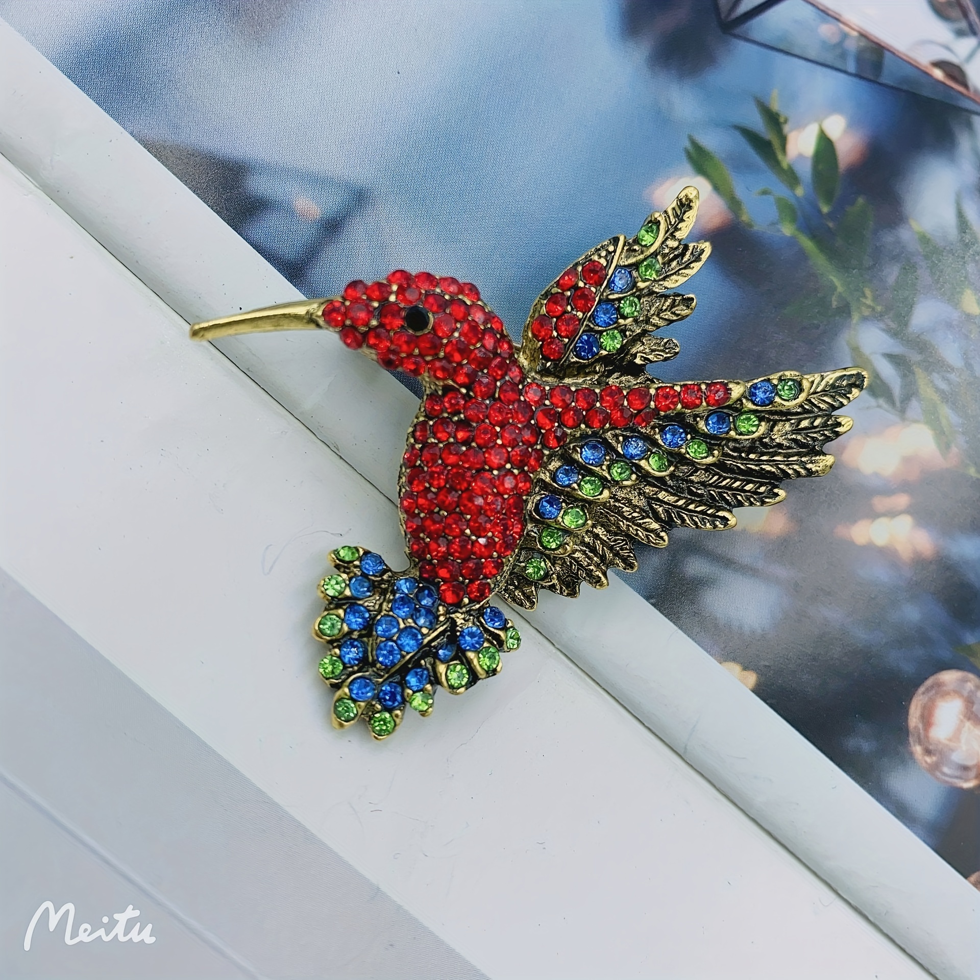 1pc Humming Bird Shape Brooch Rhinestone Badge Pin Exquisite