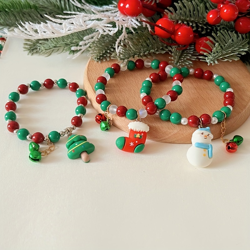 1pc Red/Green Christmas Theme Handmade Beaded Bracelet with Resin Gingerbread Man/Santa Claus/Christmas Hat Beanie Pendant, Nice Gift for Boys and