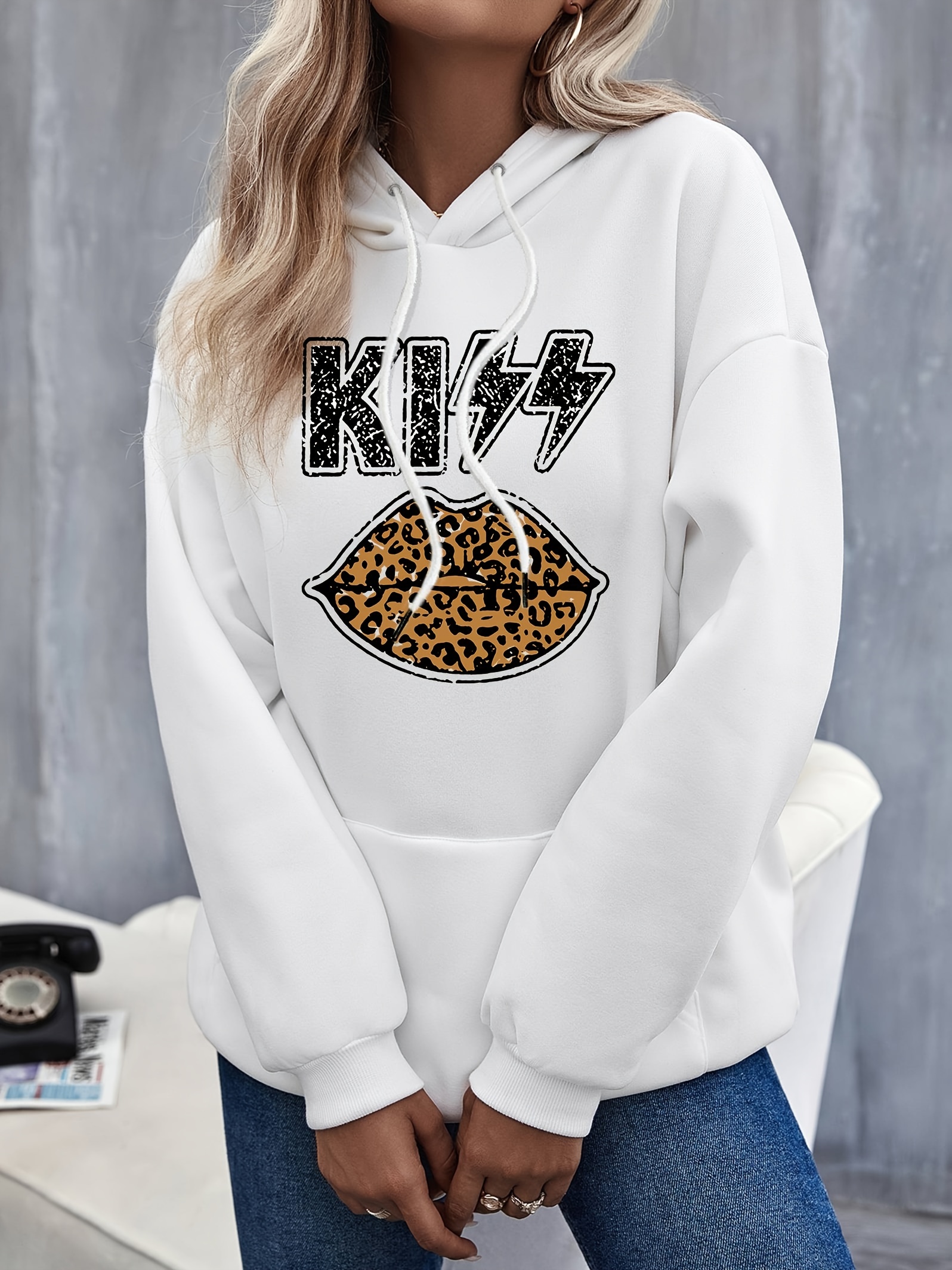 Kiss And Leopard Graphic Print Loose Hoodie, Casual Hooded Fashion