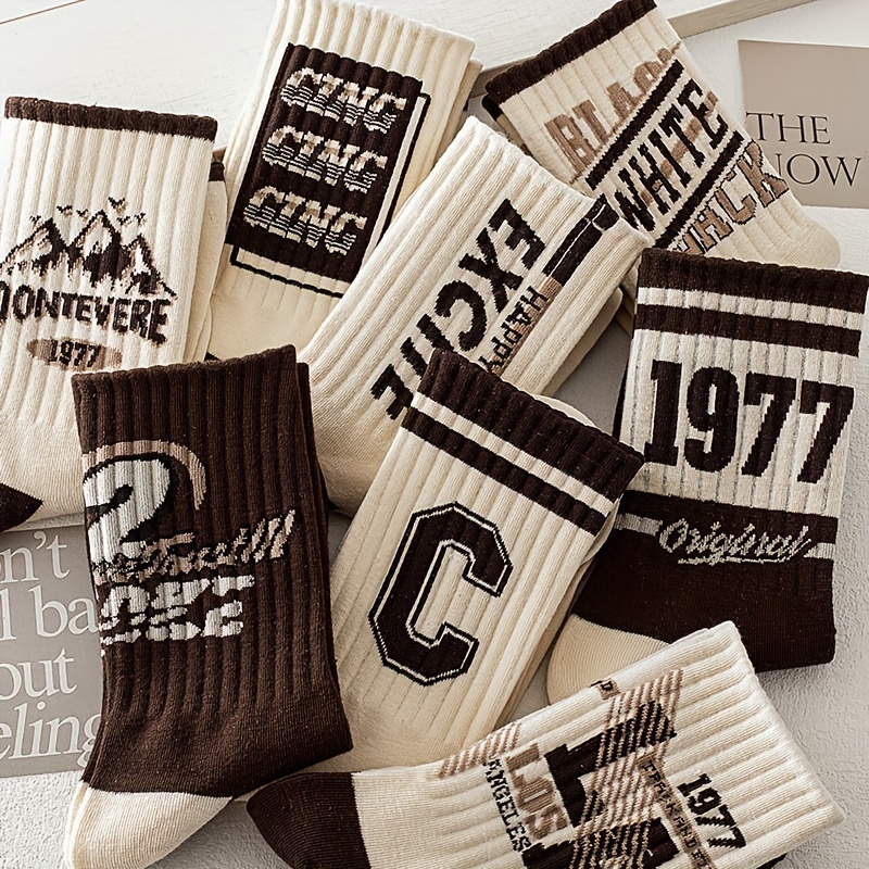 

8 Pairs Of Men's Retro Letter Pattern Pattern Crew Socks, Breathable Comfy Casual Unisex Socks For Men's Outdoor Wearing All Seasons Wearing