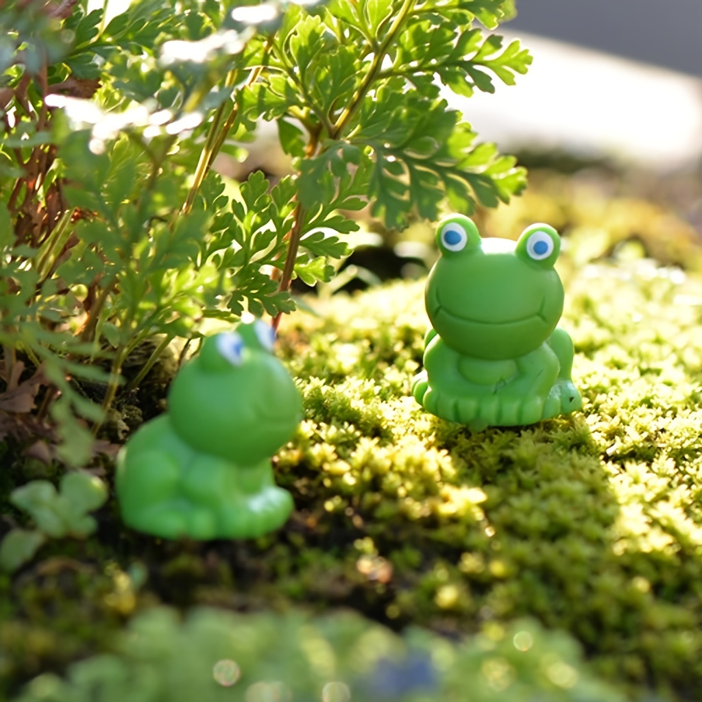  200PCS Resin Mini Frogs Green Frogs Miniature Frogs Tiny Cute Frog  Miniature Figurines Miniature Moss Landscape Frog Model for Garden Home  Decor (100PCS) : Patio, Lawn & Garden