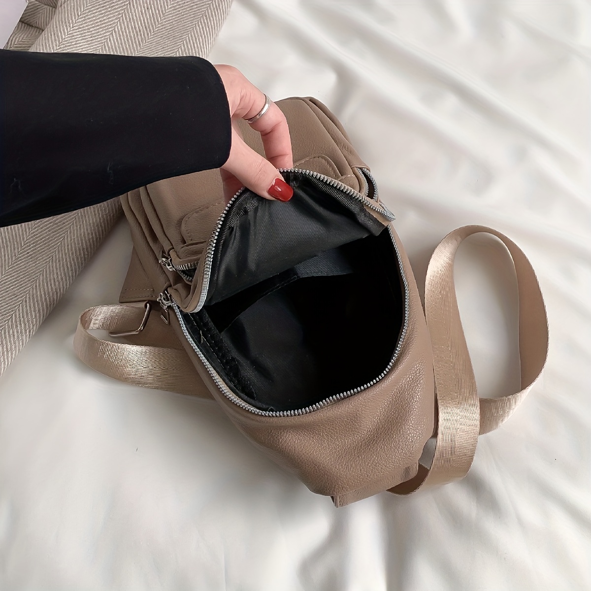 Cool Minimalist Box Bag, Trendy Chain Crossbody Bag, Mini Hard Shell Square  Purse For Street Wear - Temu Croatia