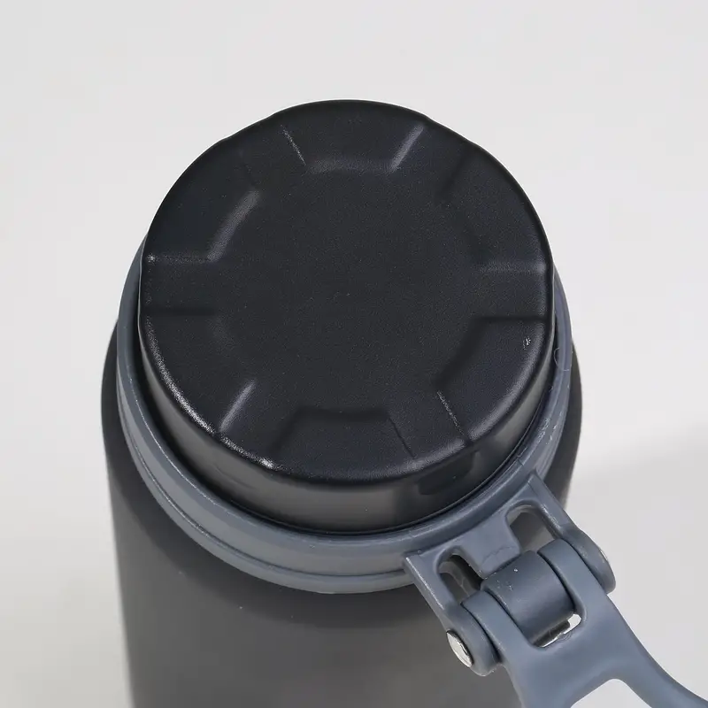 MIRA Botella de boca ancha aislada al vacío de acero inoxidable para agua.  El termo interior mantiene el agua fría durante 24 horas, caliente durante