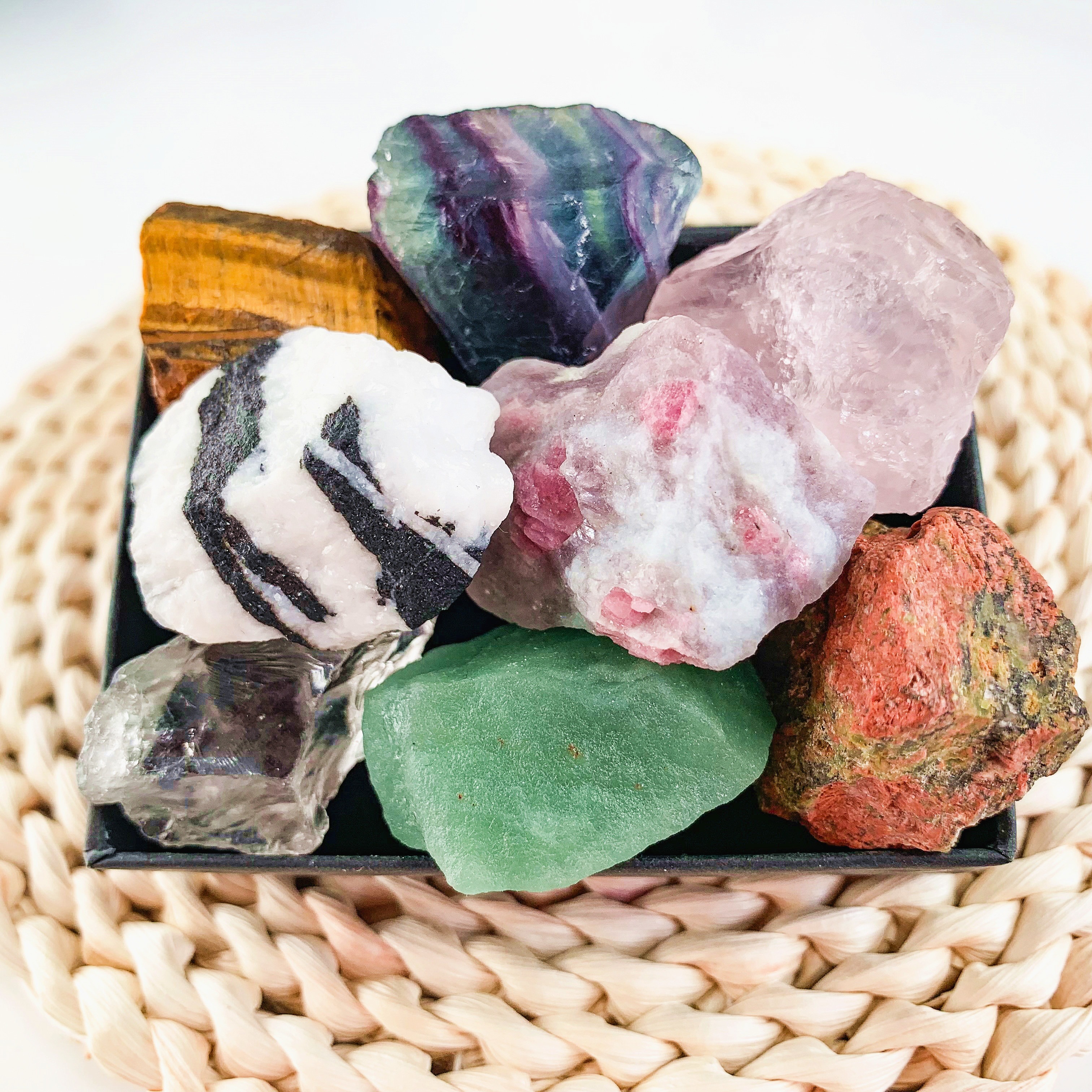 Natural Mineral Stones Aquariums, Gemstones Crystals Set