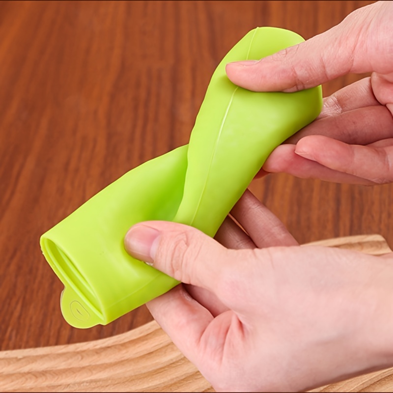 Garlic Roller Peeler, Silicone Garlic Roller Peeler, Sealed Bottom Rub Garlic  Peeler, Manual Garlic Roller Peeler, Practical Household Kitchen Gadgets  For Peeling Garlic - Temu