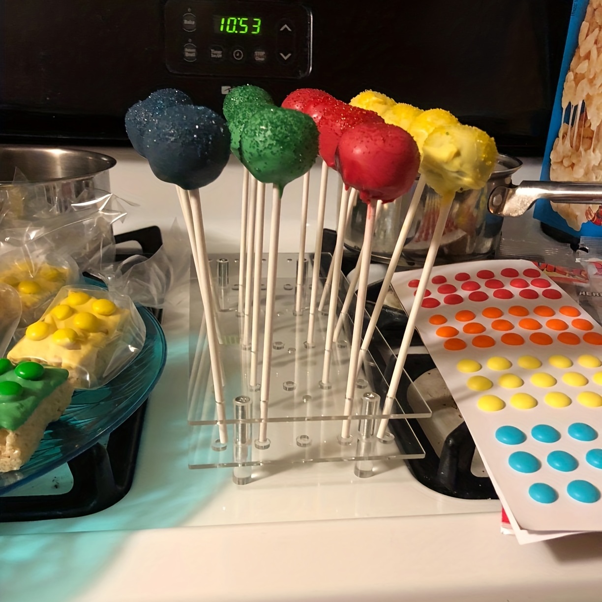 The Eight Planets cake pops : r/Baking