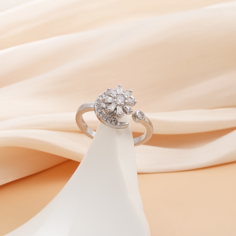Rotating Daisy Moon Crystal Spinning Ring, Adjustable Anxiety Ring