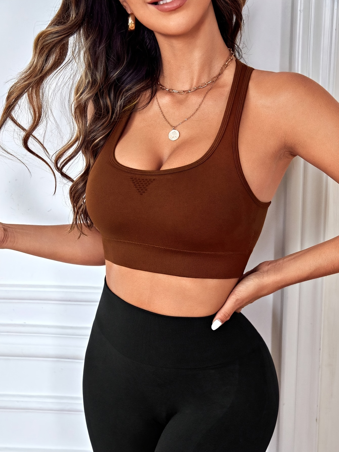 VANTONIA Sports Bra for Women Workout Crop Tank Tops with Built in Bra  Padded Longline Ribbed Yoga Bra Seamless Casual Tops : : Clothing
