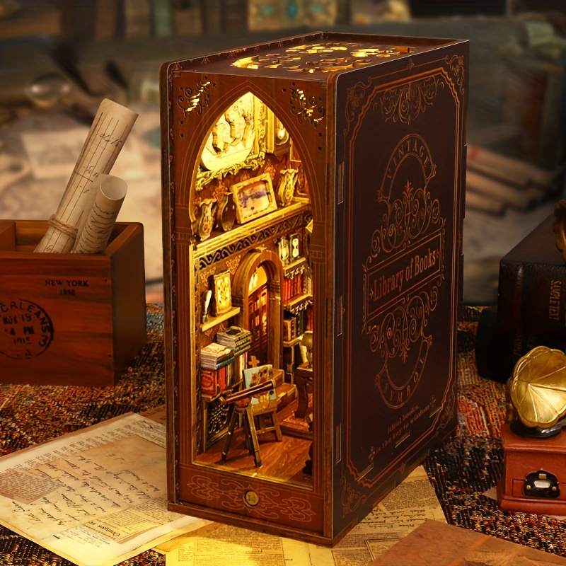DIY Book Nook Kit,Maison Puzzle 3D Miniature,Kit de Maison de Poupées  Miniatures,Livre en Bois Nook Set avec Lumière LED,Déco