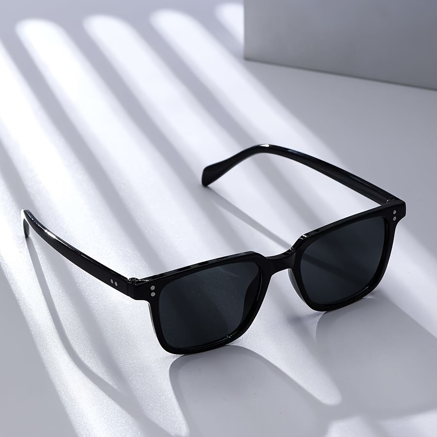 1 Stück schwarze Sonnenbrille im lässigen Stil
