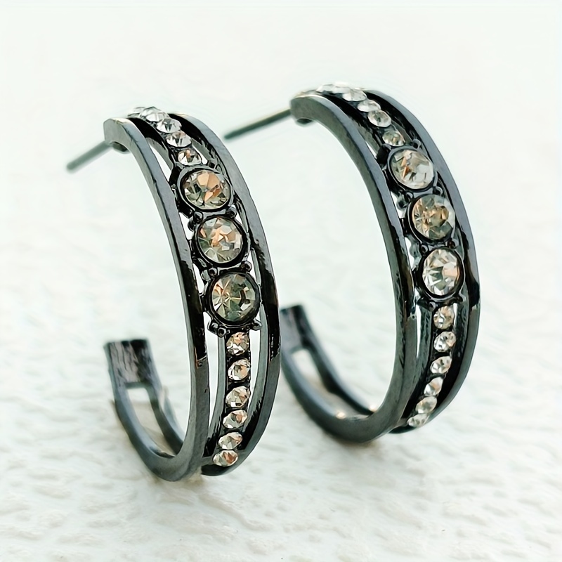 2pcs Rhinestone Letter 'Love' Design Geometric Hoop Earrings