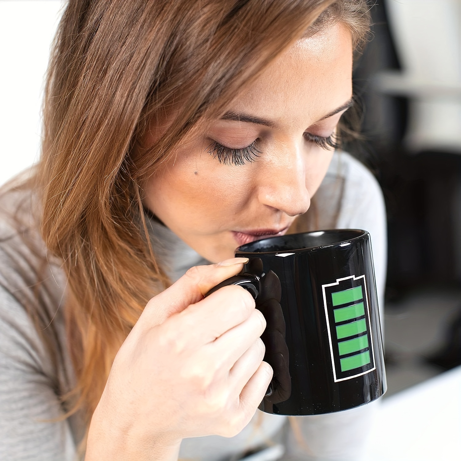 1pc, Color Changing Coffee Mug, Cool Coffee & Tea Magic Heat Sensitive Cup  11 Oz Battery Charging Design Drinkware Ceramic Mugs Cute Birthday Christma