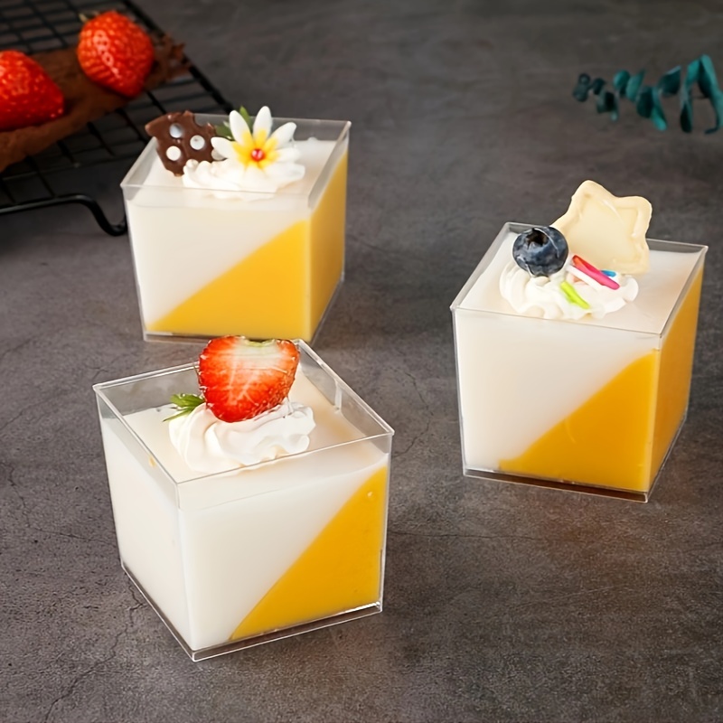 Loreso - Vasos de postre triangulares con cucharas, paquete de 48 unidades,  vaso de plástico para servir postres, frutas y mini aperitivos, tazas de