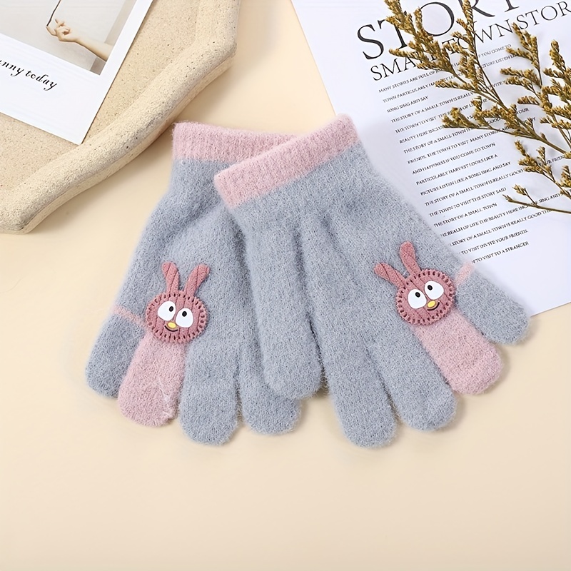 8 Lovely Gloves