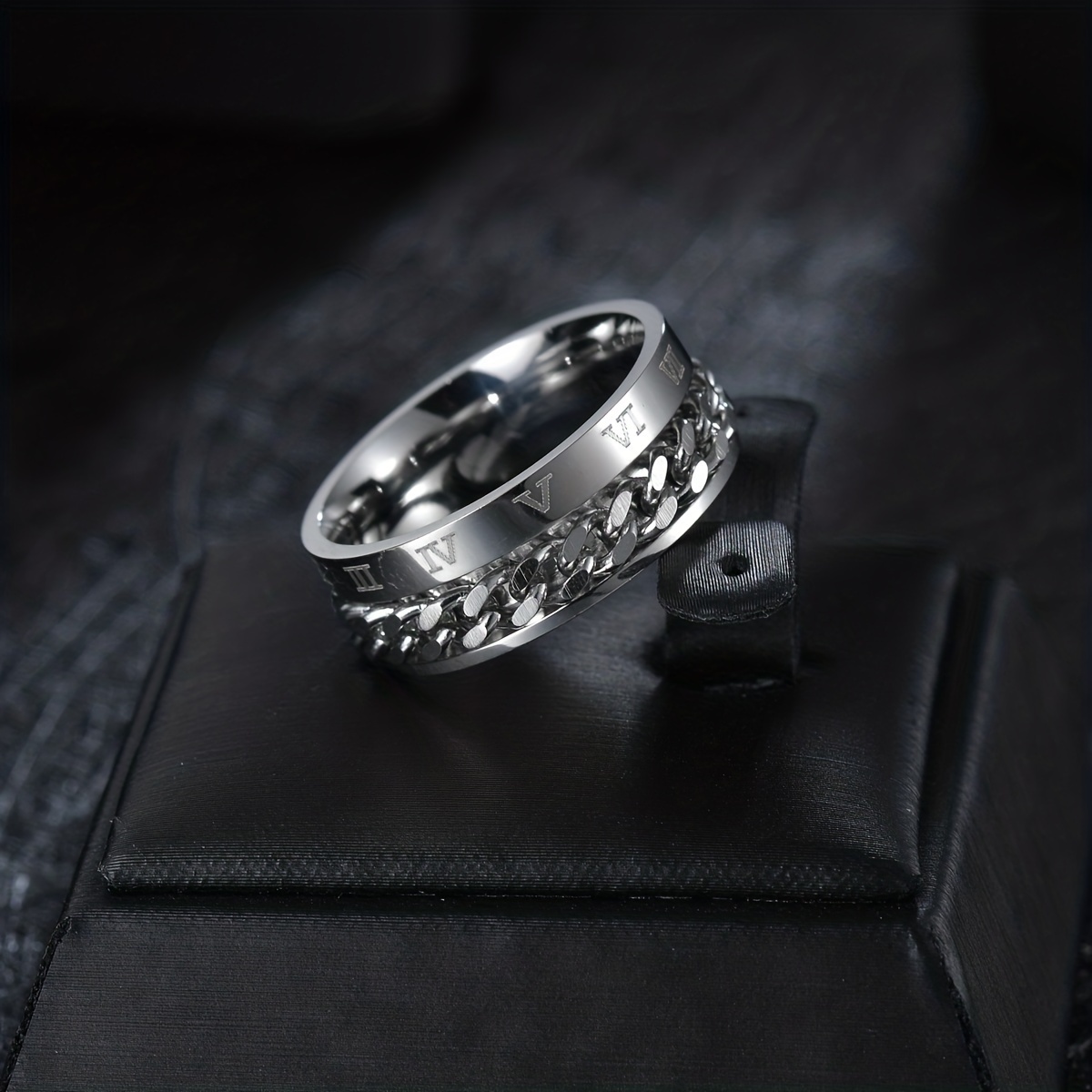 Golden Men's Numerals Spinner Chain Ring