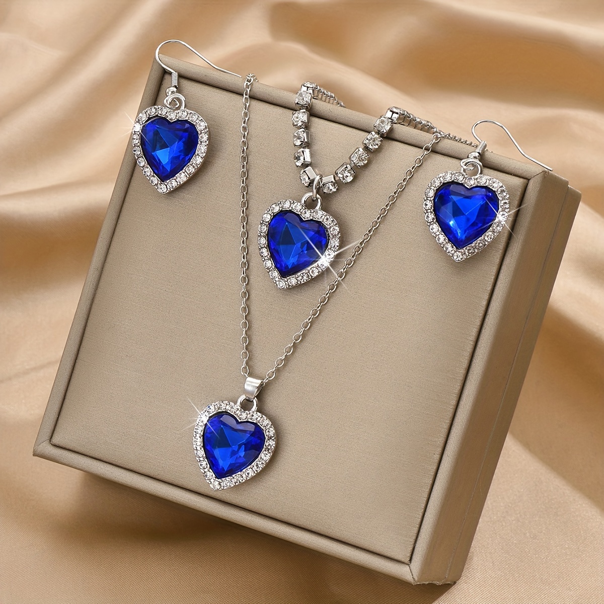 Image of Fashionable And Easy Peach Heart Necklace, Earrings, And Bracelet 4pcs Set, Valentine's Day, Christmas, Girlfriend, Best Friend Gift (product Does Not Box)