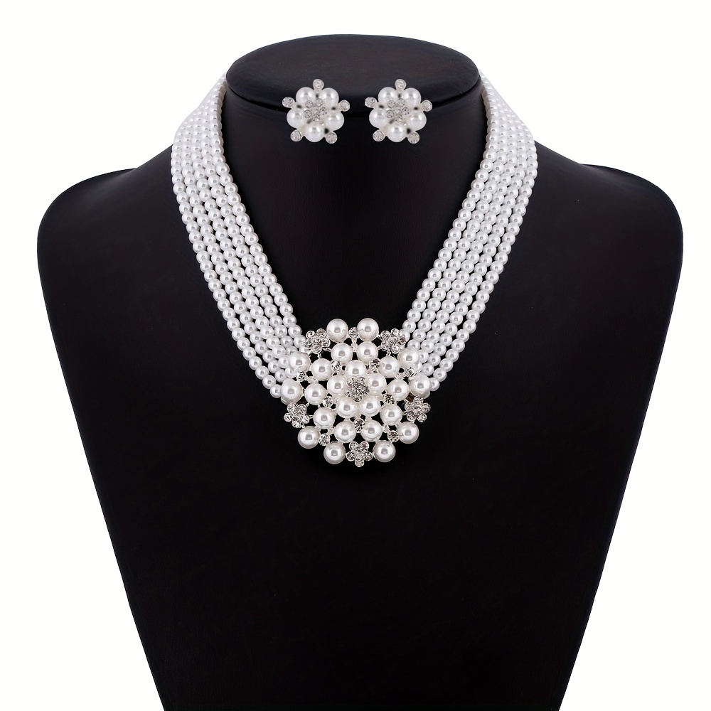 

Ensemble d'accessoires de mariage en perles de style luxueux avec collier et boucles d'oreilles en plaqué argent