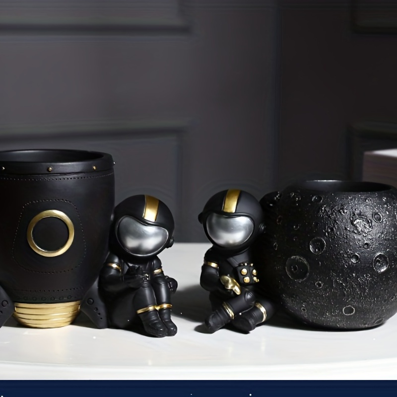 Astronaut Pen Holder Resin Desk Organizer - Spaceman Pencil Holder For Office Decor