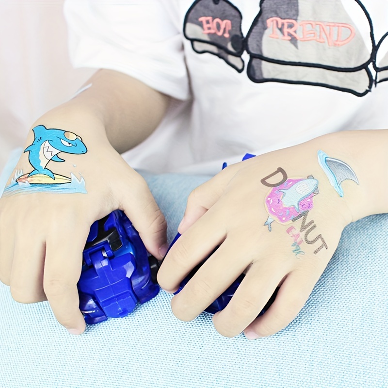 52 Fogli Tatuaggi Temporanei per Bambini, Tatuaggi Finti Dinosauro Mostro  Auto Squalo Pianeta Ragno Principessa Unicorno Farfalla Adesivi Tattoo  Temporanei Impermeabile Duraturo per Ragazzi e Ragazze : : Giochi e  giocattoli