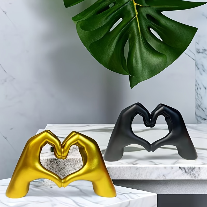 Love Gesture Statue Resin Handicraft Sculpture Creative for Home Bedroom  Shelf 