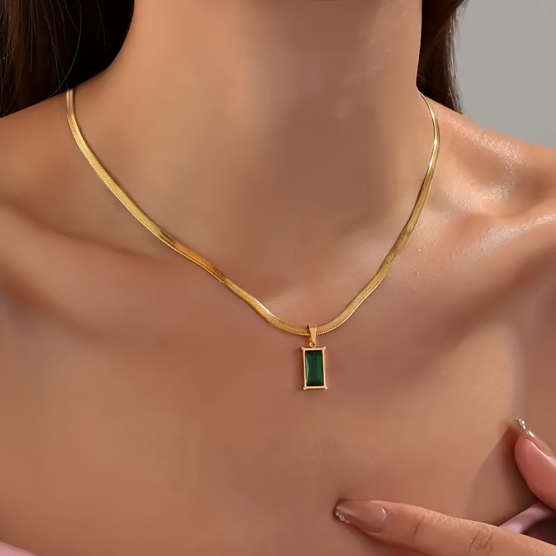 

1pc Retro Elegant Stainless Steel Geometric Pendant Necklace, Green Imitation Zircon Jewelry