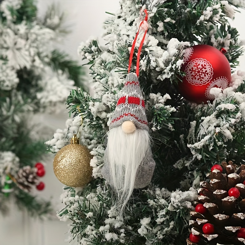 9 Scandinavian Christmas Tree Decor Ideas