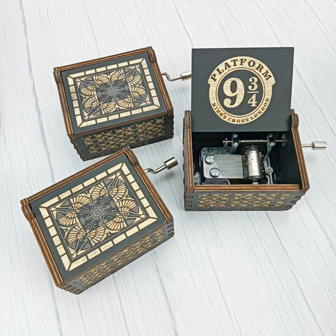 1pc Hand-cranked Wooden Music Box - Perfect Retro Gift For Weddings, Valentine's Day, Christmas, And Birthdays (black)