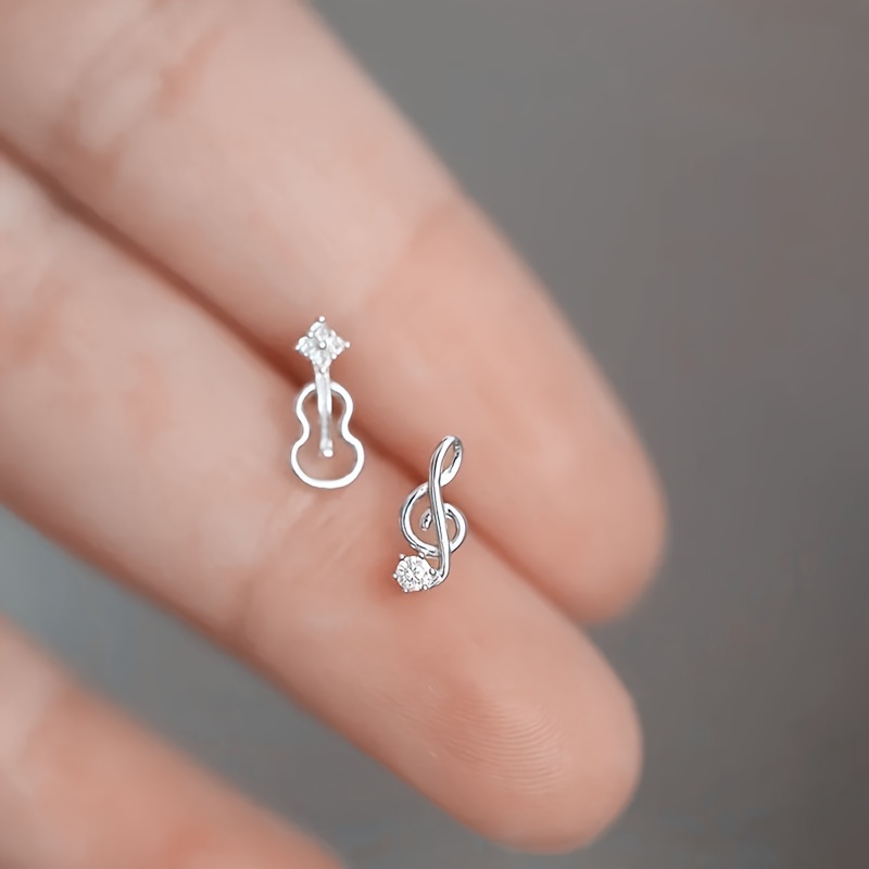 E-shop 1 Paar exquisite elegante asymmetrische Geigen-Ohrringe mit Musiknote, funkelnde Gitarren-Ohrringe mit Durchbruch, Party-Schmuck,
