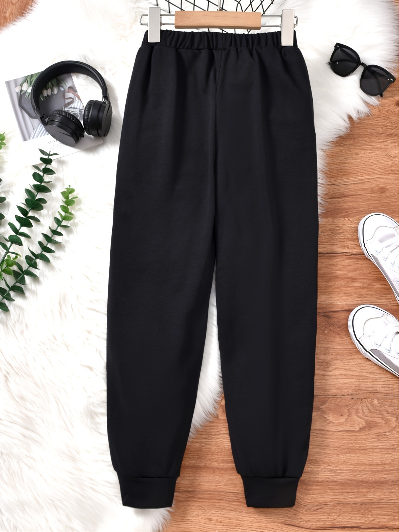 Girls Sweatpants with Letter Graphic
