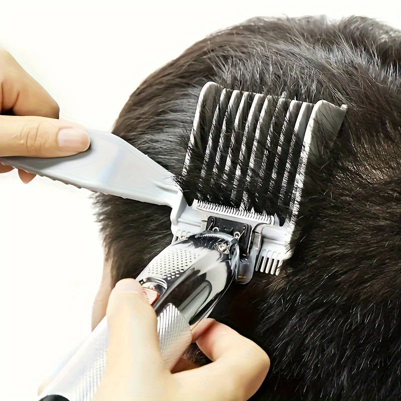 Peigne sur la coiffure pour hommes » Supercoiffures.com