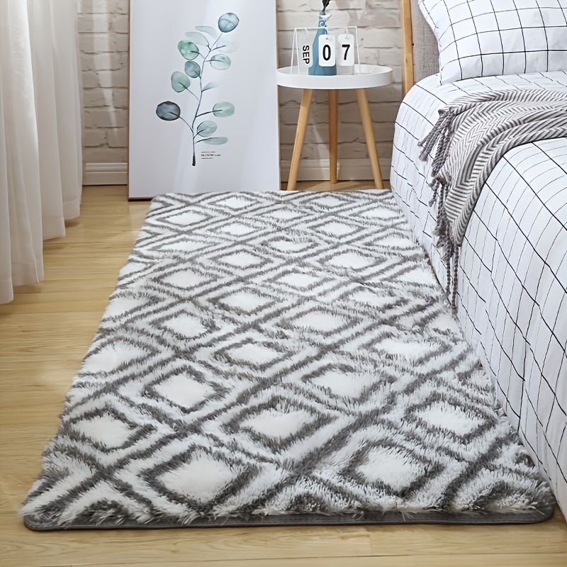 Soft Geometric Patterned Plush Rug for Bedroom 23.6x42.7in
