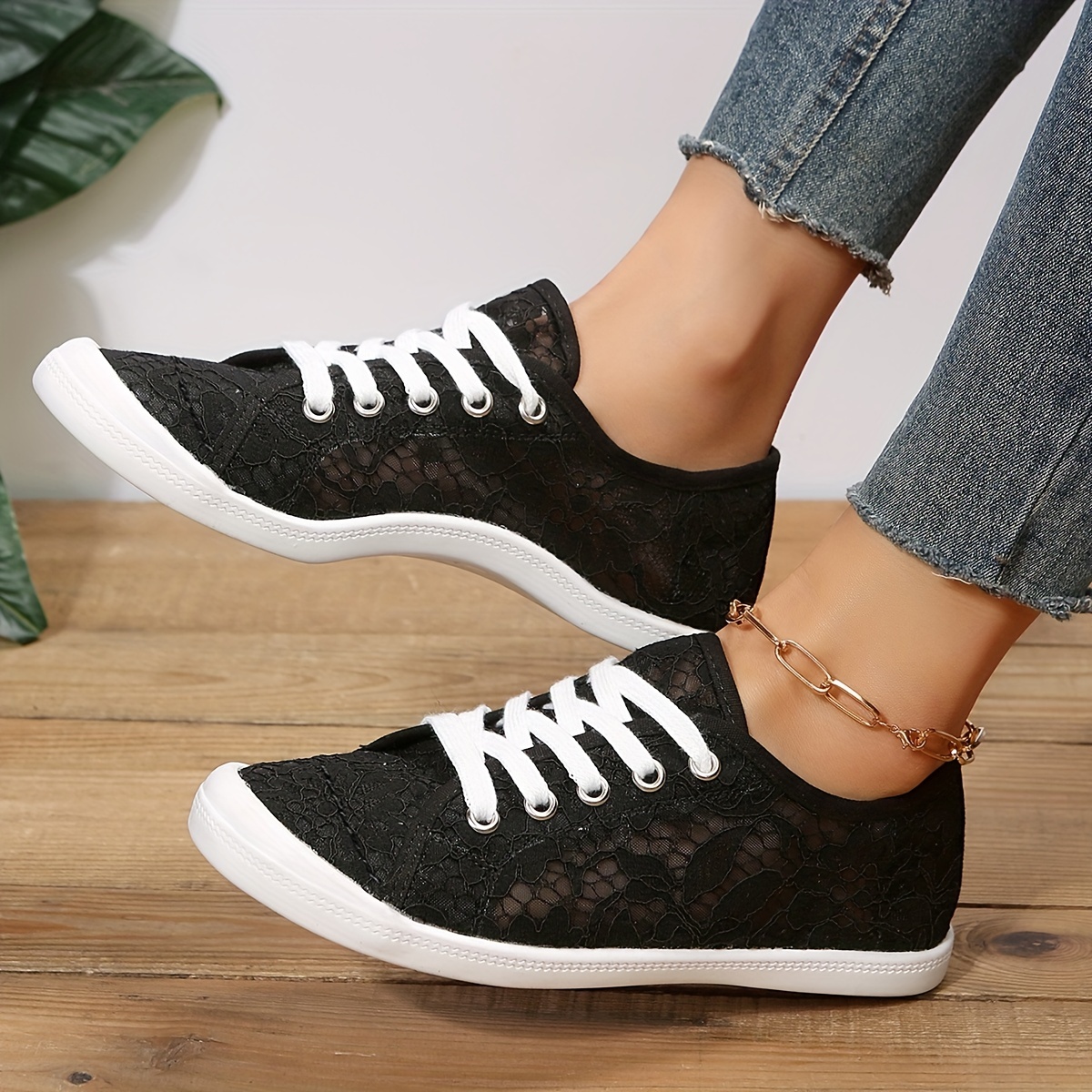 Women's Black Mesh Sneakers Lace Up Flat Shoes
