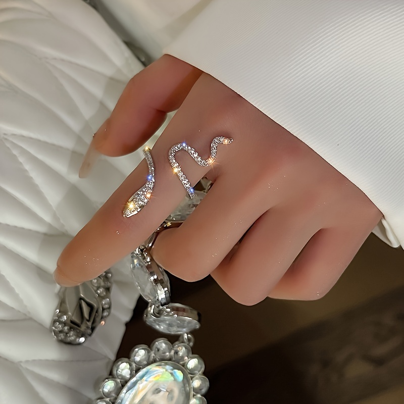 Shimmering Fashion Personality Micro-paved Coiled Snake Ring