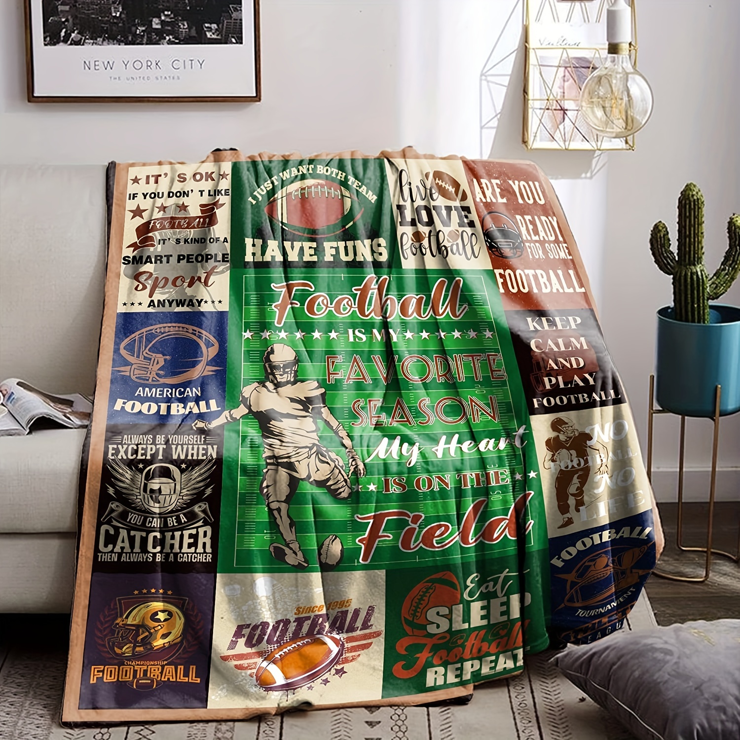 Green Bay Packers Player Comfy Throw Blanket with Sleeves – Green