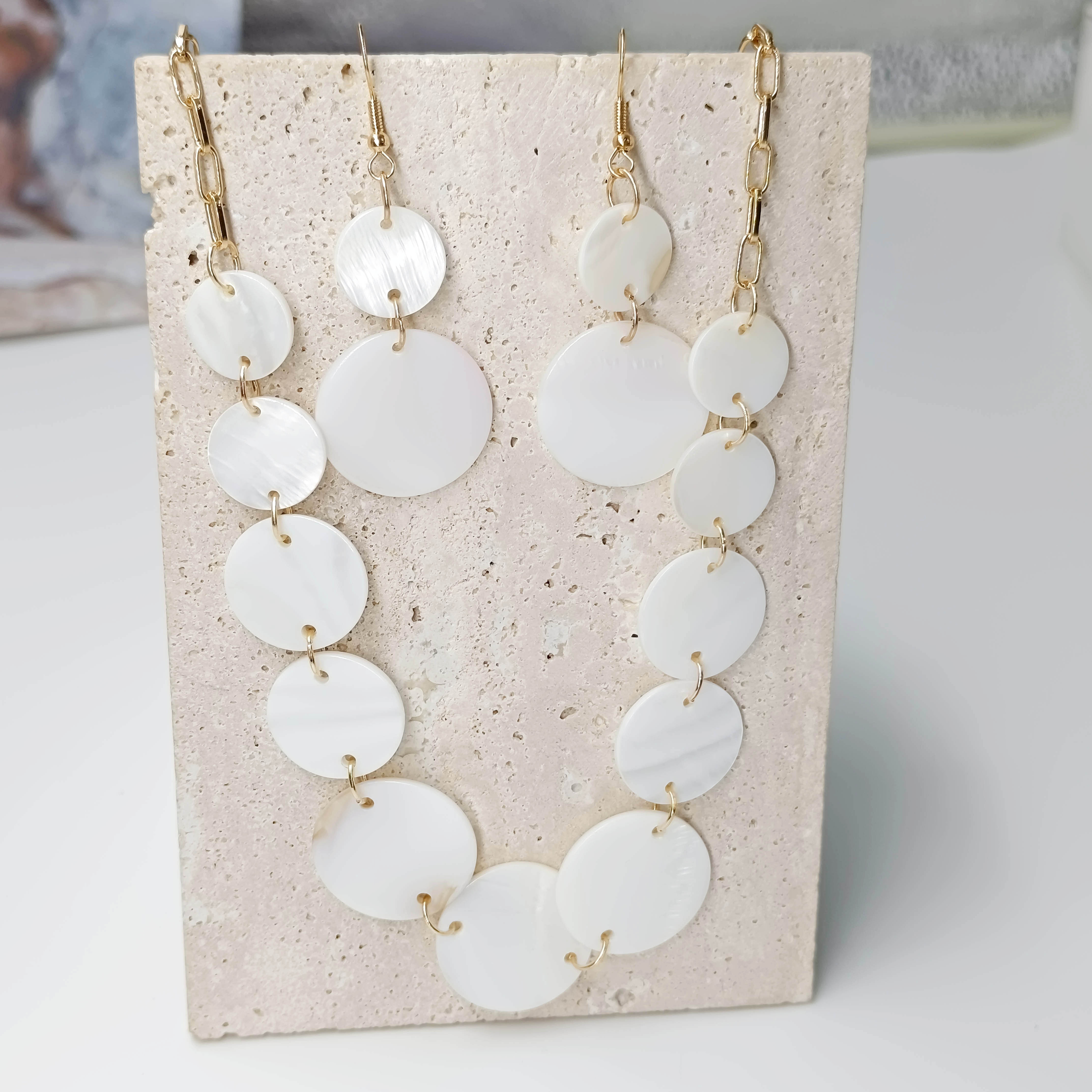 

3pcs Handmade Earrings Plus Necklace Boho Style Jewelry Set Made Of Natural Shell Match Daily Outfits Perfect Birthday Gift For Your Love