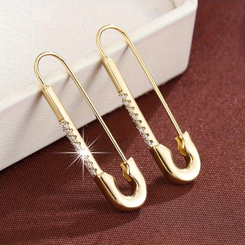 E-shop 1 Paar personalisierte Ohrstecker mit Zirkonia-Einlage für Damen