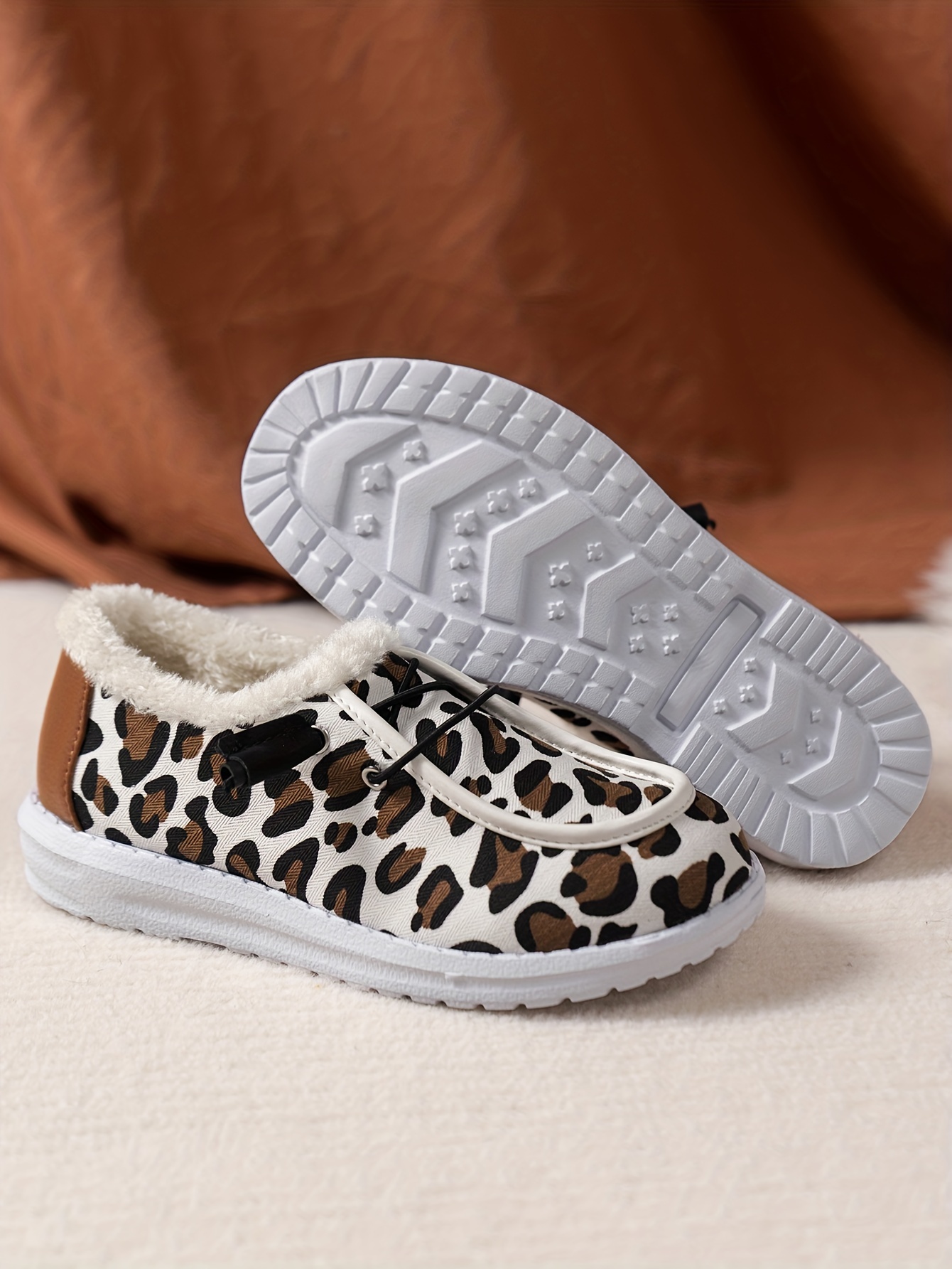 womens leopard print canvas shoes casual lace up plush lined shoes lightweight low top shoes details 1