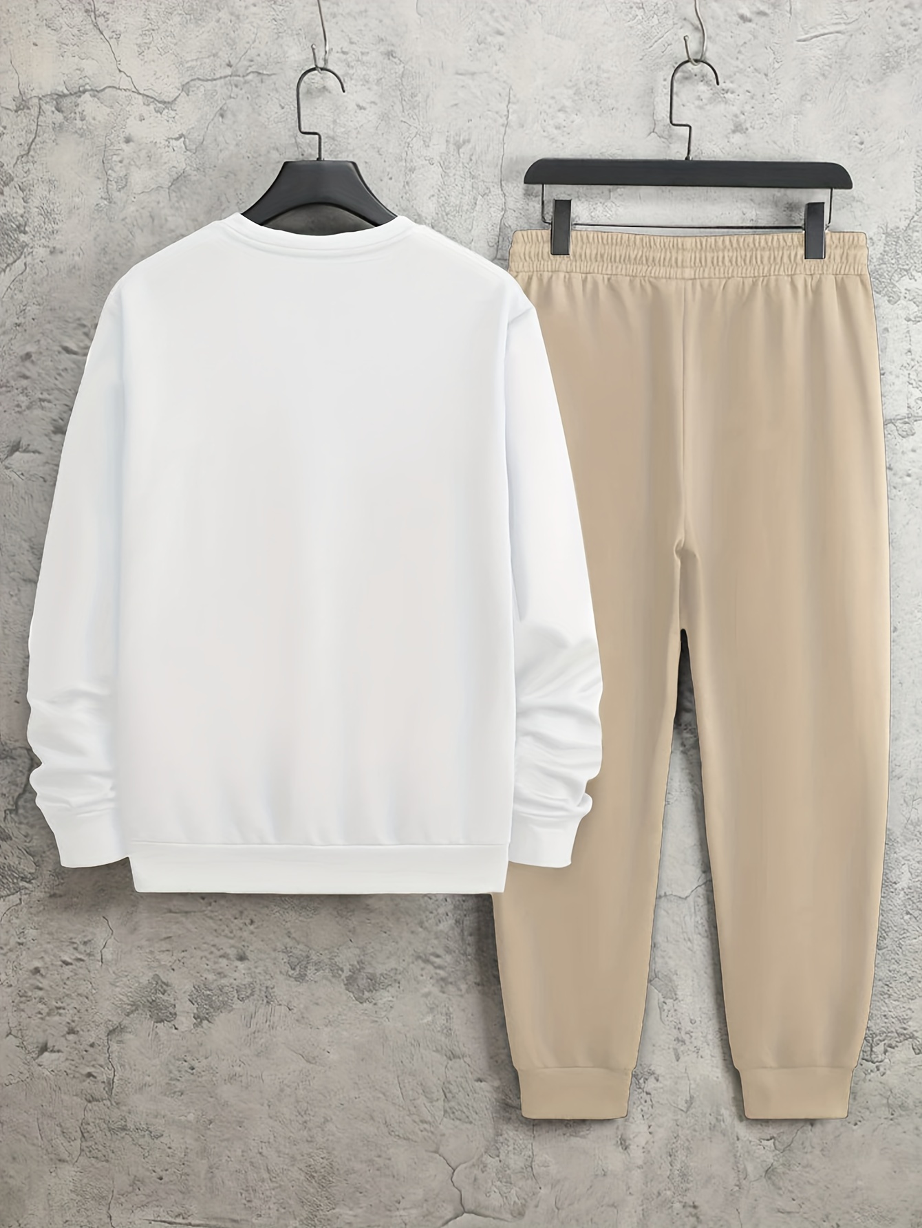 White sweatshirt outlet outfits