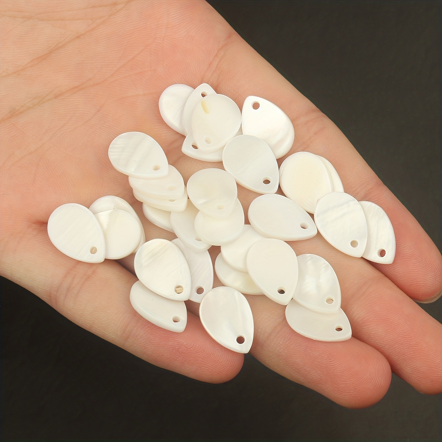 

30pcs/lot 15x10x2mm Natural Shell Water Drop Shape Loose Spacer Charms Beads For Jewelry Making Handmade Diy Bracelet Necklace Earrings Craft Supplies