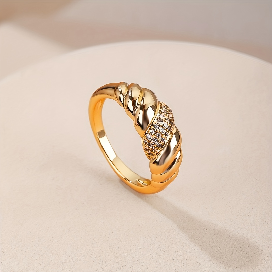 

[gift Ready] Elegant Golden-tone Croissant Women's Ring With Sparkling Cubic Zirconia Accents – Vintage/, Ideal For Or Gifting, Perfect Valentine's Day Accessory