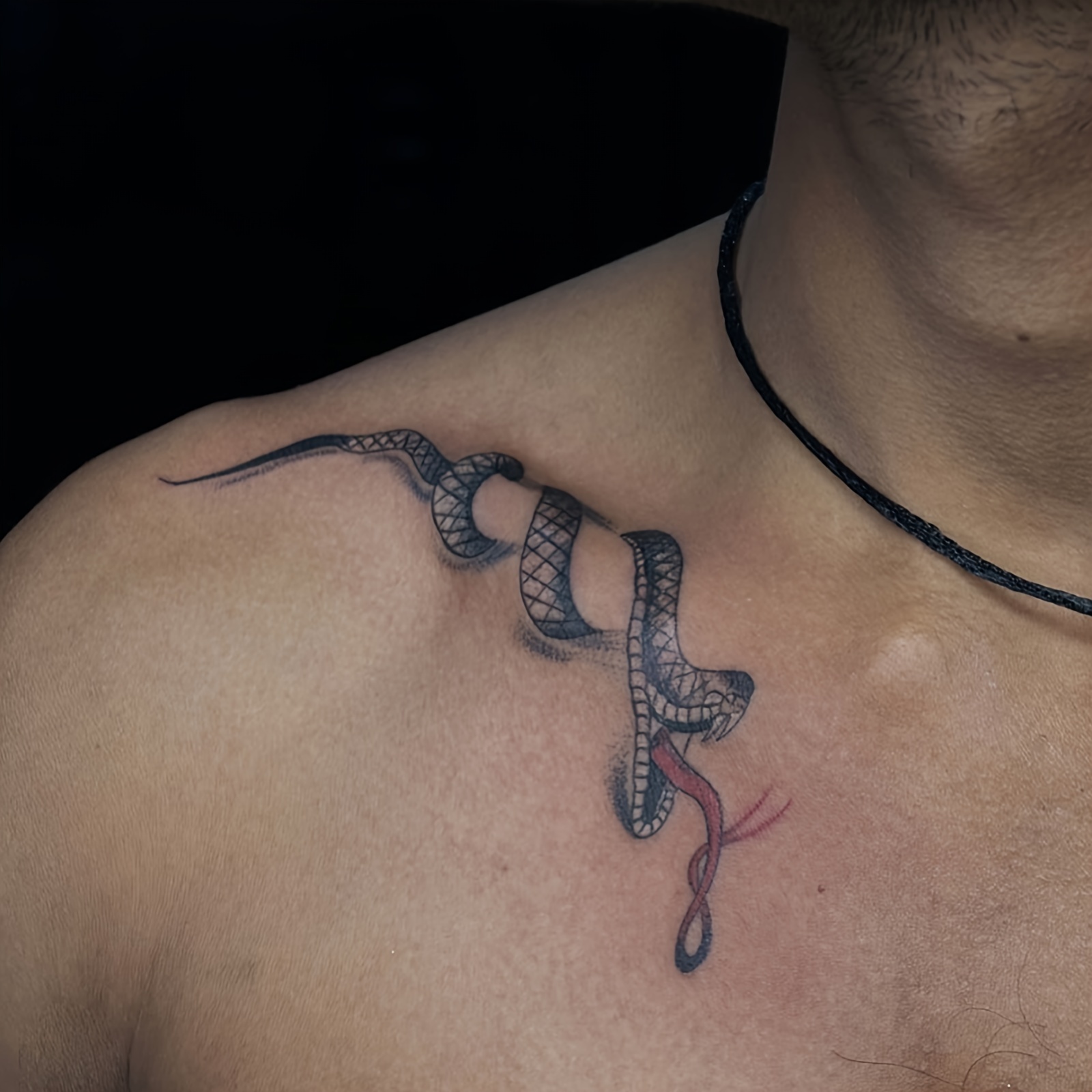 Tatuaje temporal de serpiente de patrón oscuro para clavícula, brazo,  hombro, resistente al agua, dura de 1 a 3 días, tendencia de personalidad  oscura.