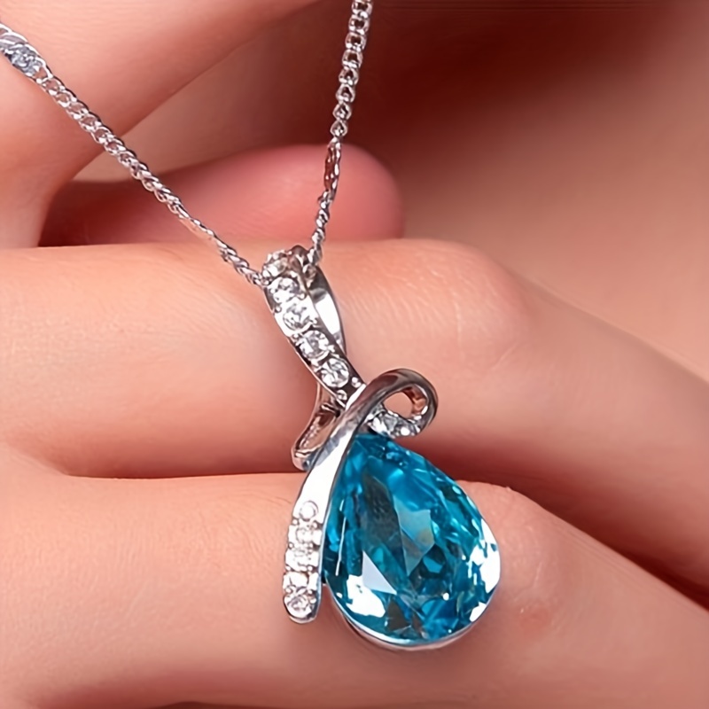 Image of Exquisite Necklace Featuring A Design, With Zirconia, Perfect For Women To Wear On Vacations Or During Leisure Activities, Making It An Ideal Anniversary Gift